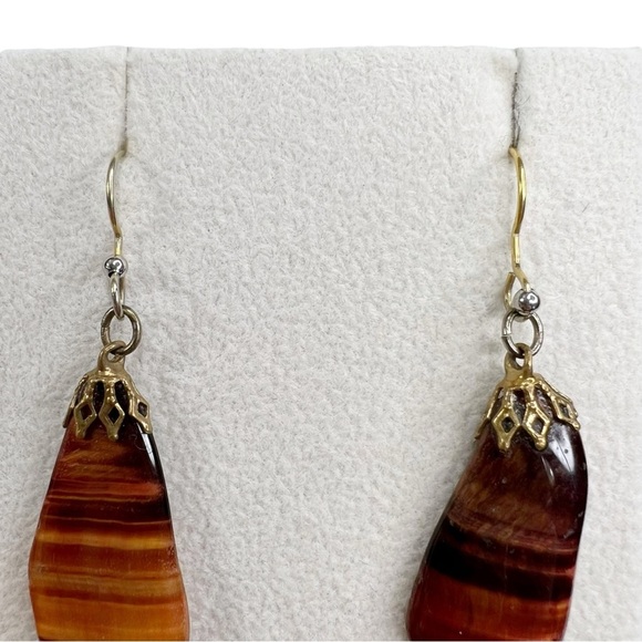 Red Agate Stone Slice Gold Tone Filigree Caps Pierced Earrings - Picture 4 of 9